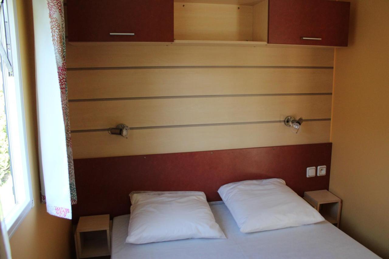 Casties-Labrande Camping Familial Paisible Avec Piscine, Mobil Home , Chalet, Studio & Emplacement Nue מראה חיצוני תמונה