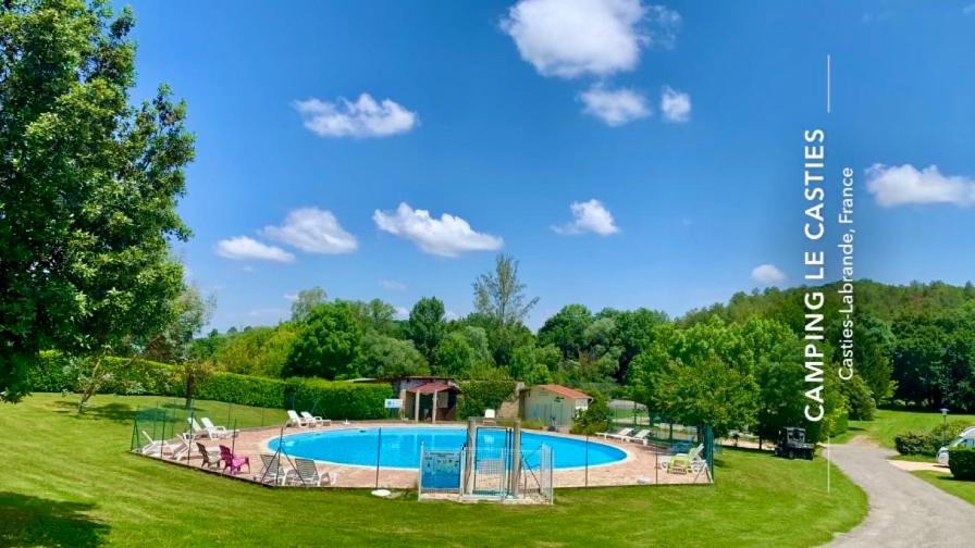 Casties-Labrande Camping Familial Paisible Avec Piscine, Mobil Home , Chalet, Studio & Emplacement Nue מראה חיצוני תמונה
