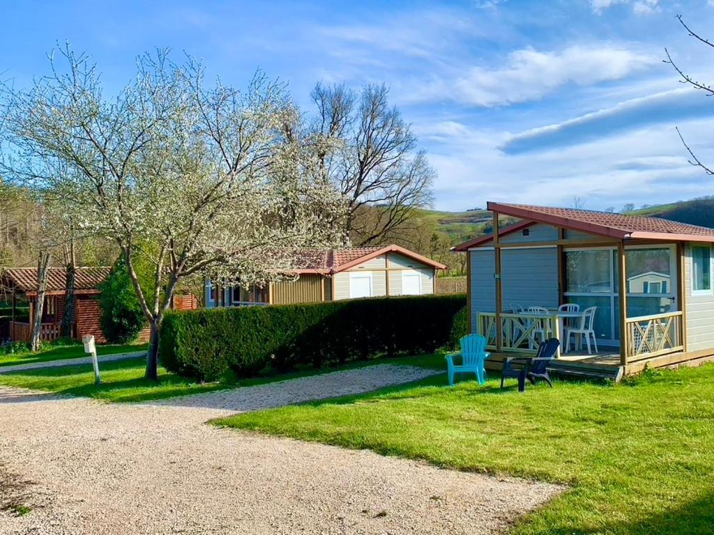 Casties-Labrande Camping Familial Paisible Avec Piscine, Mobil Home , Chalet, Studio & Emplacement Nue מראה חיצוני תמונה