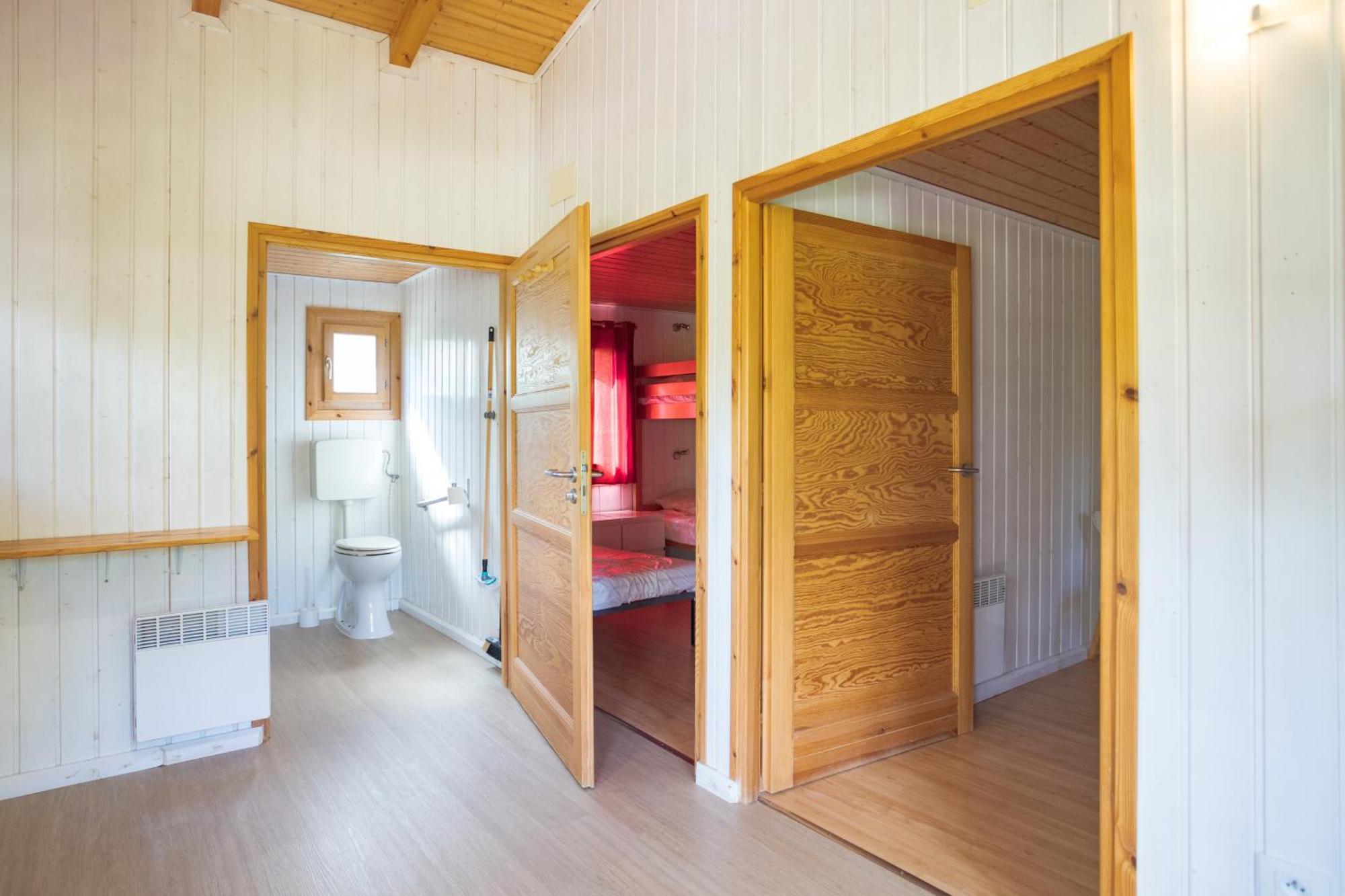 Casties-Labrande Camping Familial Paisible Avec Piscine, Mobil Home , Chalet, Studio & Emplacement Nue מראה חיצוני תמונה