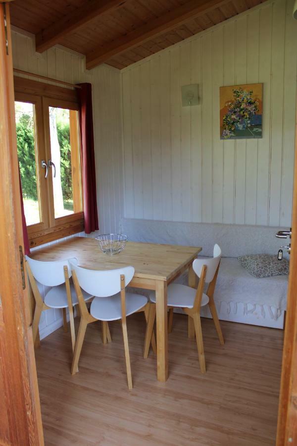 Casties-Labrande Camping Familial Paisible Avec Piscine, Mobil Home , Chalet, Studio & Emplacement Nue מראה חיצוני תמונה
