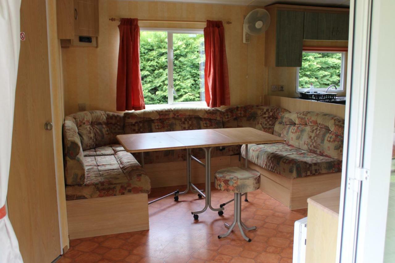 Casties-Labrande Camping Familial Paisible Avec Piscine, Mobil Home , Chalet, Studio & Emplacement Nue מראה חיצוני תמונה