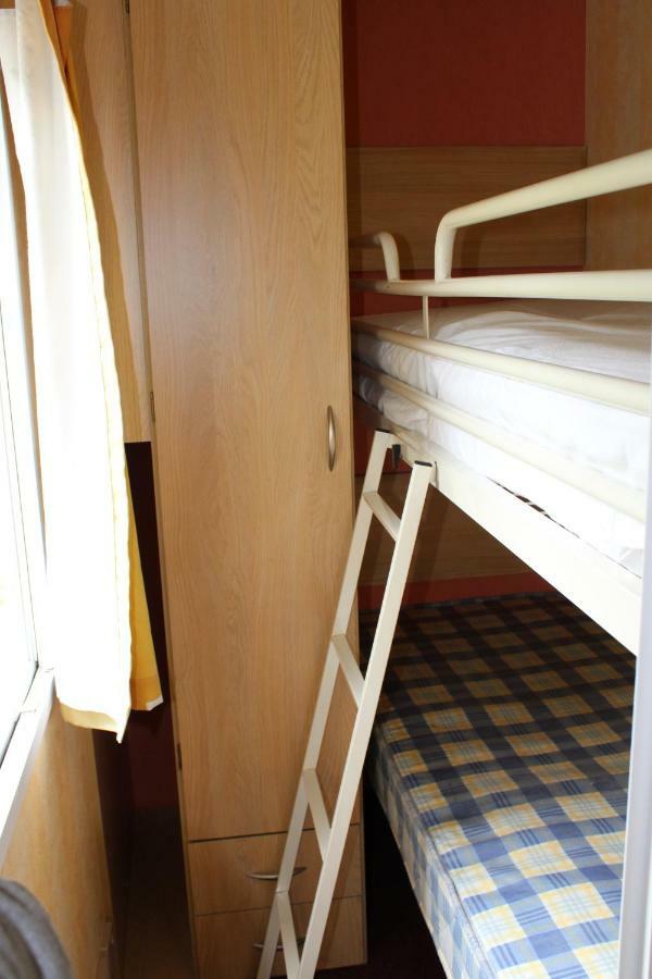 Casties-Labrande Camping Familial Paisible Avec Piscine, Mobil Home , Chalet, Studio & Emplacement Nue מראה חיצוני תמונה